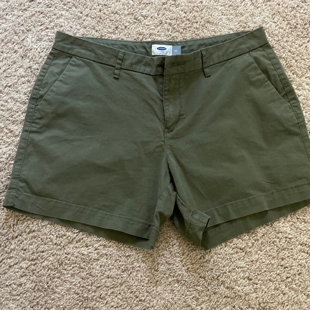 Old Navy olive green cotton blend short 10